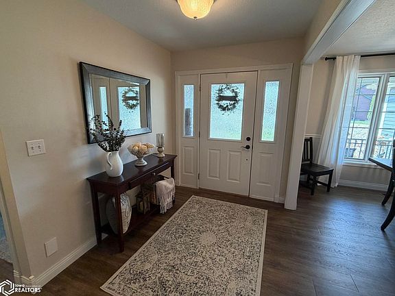 2nd image of 1225 River View Cir