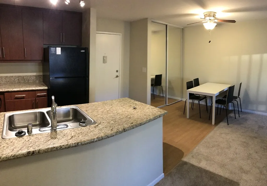 3 bed, 1100 sqft, $1,500 — Photo 2