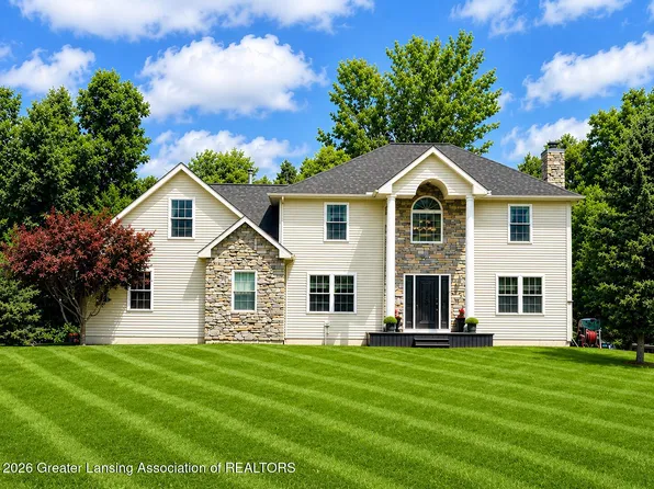 2681 Dakota Dr, Eaton Rapids, MI 48827