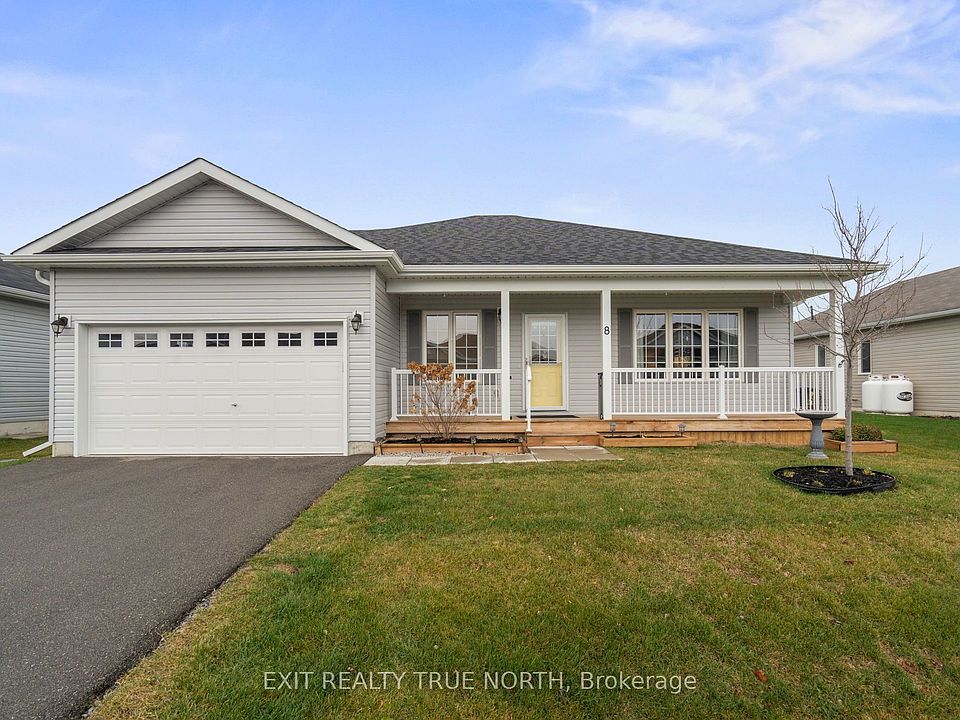 1st image of 8 Sinclair Cres