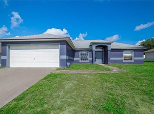 8011 Cardinal Winds Ln, Mascotte, FL 34753