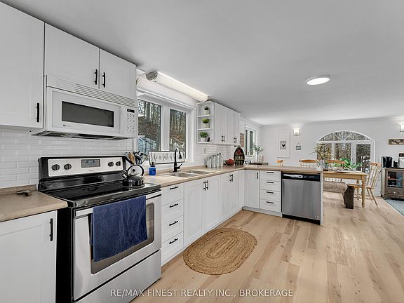 3rd image of 1066 Mountvale Point Rd