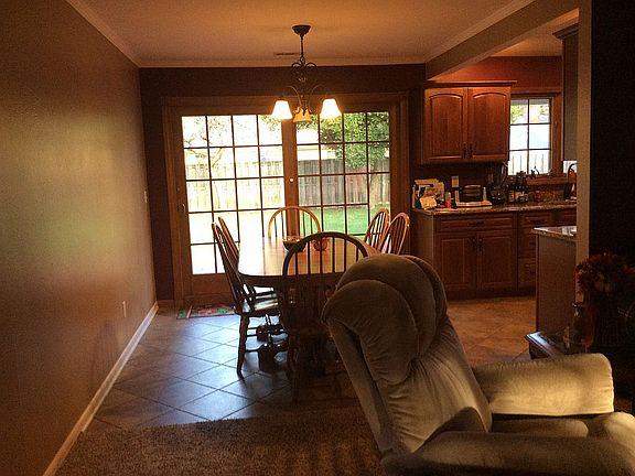 4th image of 7226 Edinburgh Dr