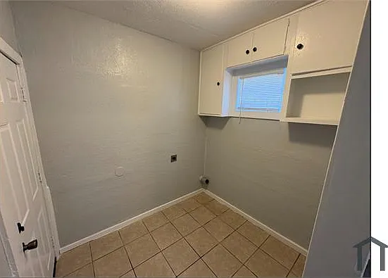 534 E Boeing Dr — Photo 4