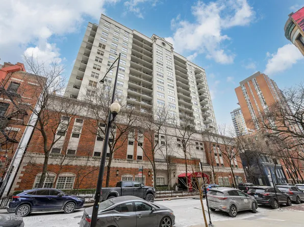 21 W Chestnut St APT 1202, Chicago, IL 60610