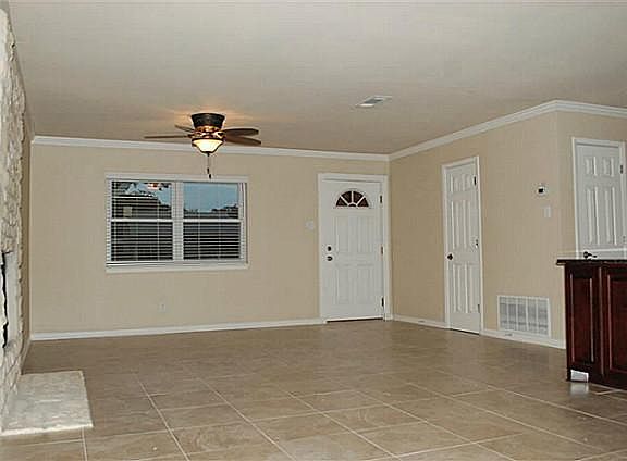 2nd image of 1432 Woodlawn Ct