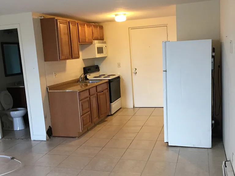 145 Pleasant St — Photo 3