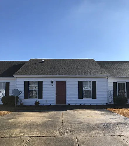 220 John Ct Photo 1