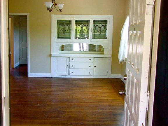 Walk in to your new home...