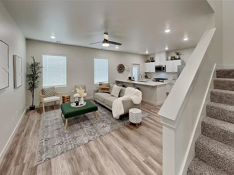 8909 NW 109th Ln — Photo 7