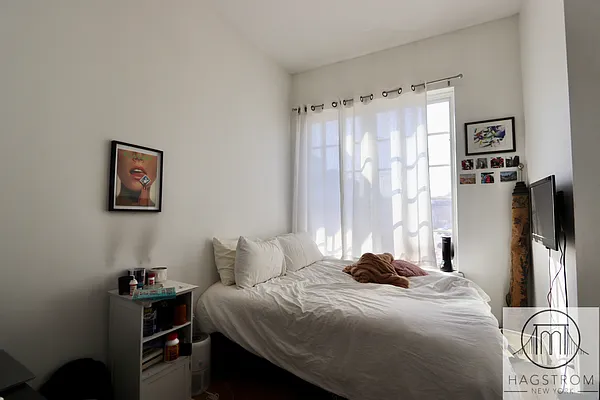 Rented by Hagstrom Management Inc | media 118