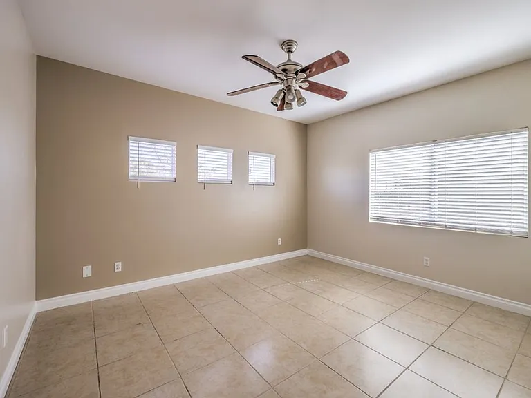 10540 Allthorn Ave — Photo 16