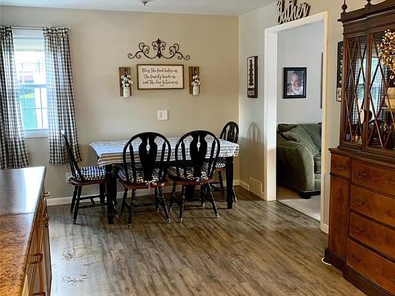 4th image of 318 Taylor Ave