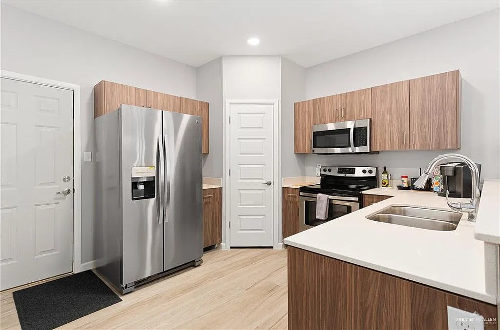 2 bed, 2.0 bath, 950 sqft, $925 — Photo 4
