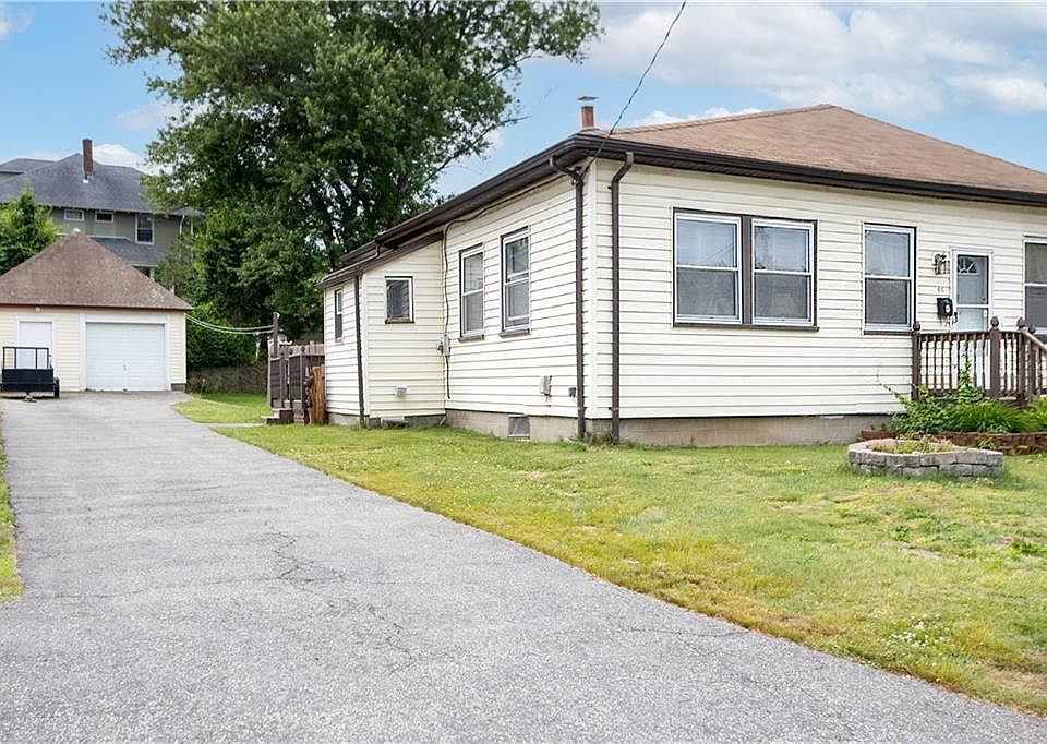 30 Fairlawn Ave, Woonsocket, RI 02895 | Zillow