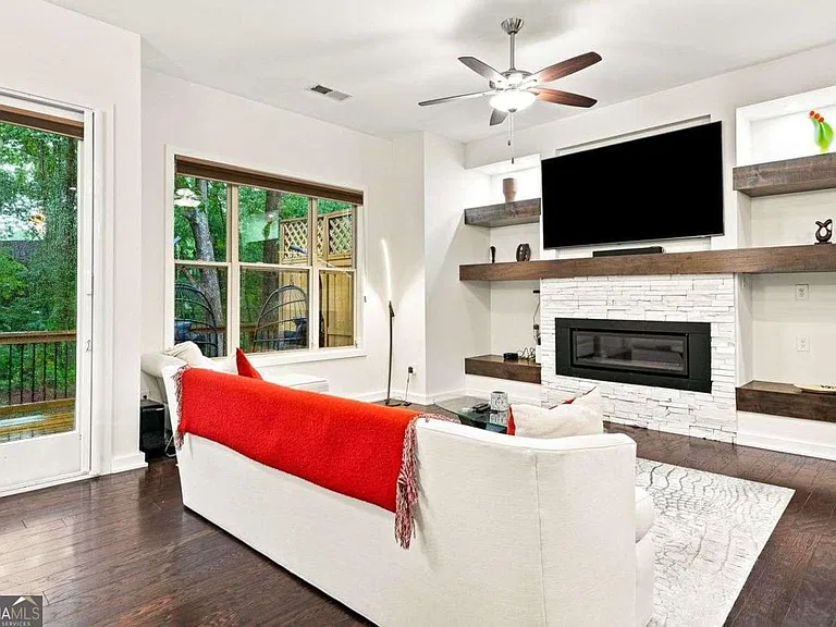 826 Canterbury Overlook — Photo 9