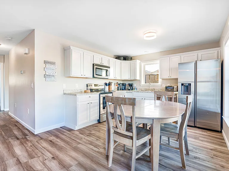 12 Epping Ave #1 — Photo 9