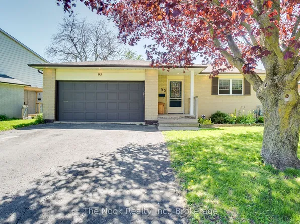 95 Peacock Blvd, Pt Hope, ON L1A 2X5