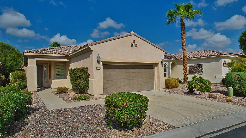 2 bed, 1257 sqft, $2,500 — Photo 1