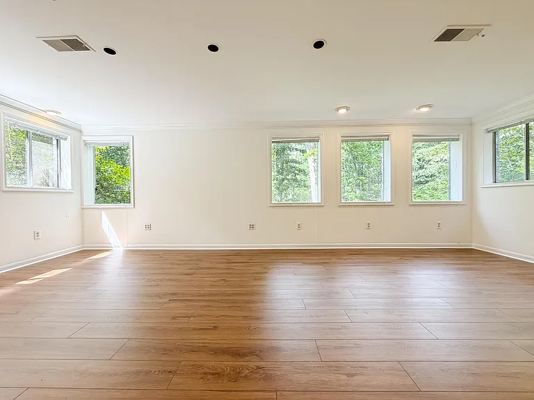 10611 Allenwood Ln — Photo 34