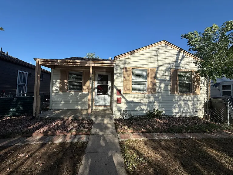 1349 Kenton St — Photo 1