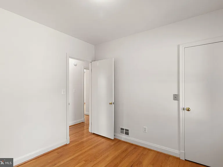 16 Homestead St — Photo 13