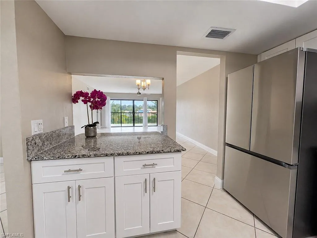 2 bed, 2.0 bath, 1200 sqft, $2,150 — Photo 3