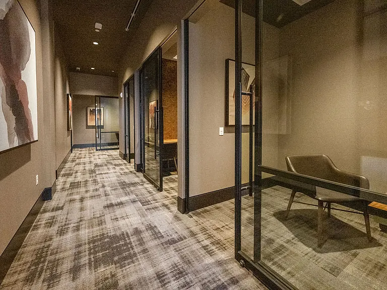 Madison West Elm — Photo 44