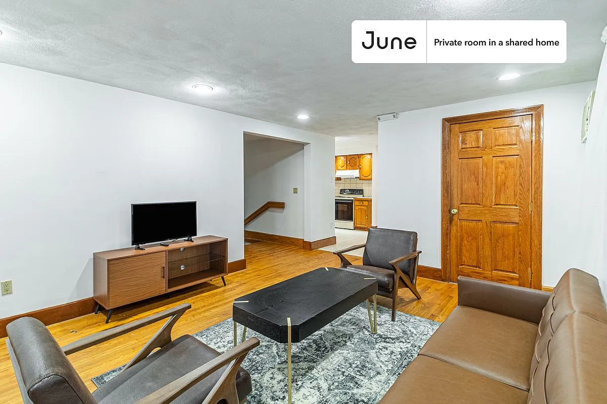 Full bedroom in 5 bed/2 bath home in Central Square (Cambridge) #1474 E — Photo 4