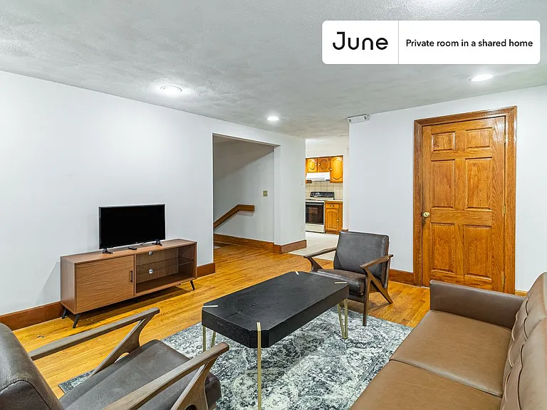 166 Auburn St #E — Photo 4