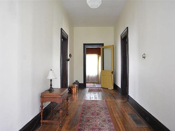 2nd image of 326 Ewing St