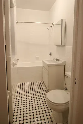 Rented by City Connections Realty | media 19