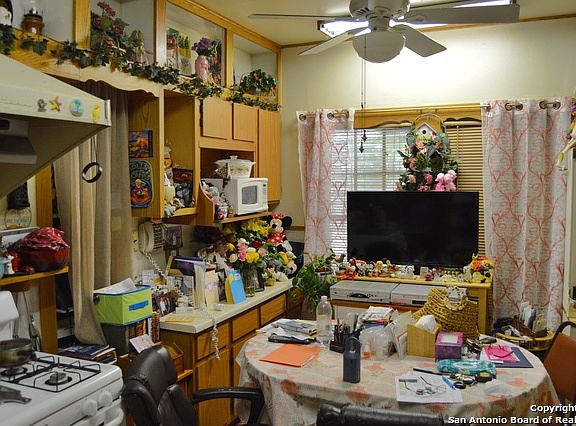 5th image of 174 Greenlawn Dr