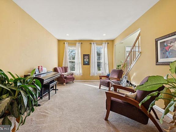 4th image of 12 Anchor Ct