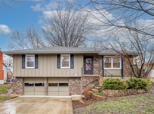 208 SW Oak St, Lees Summit, MO 64081