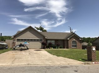 2610 Red Oak Dr, Van Buren, AR 72956