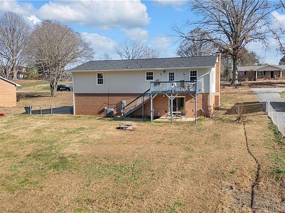 4th image of 176 Farmbrooke Ln