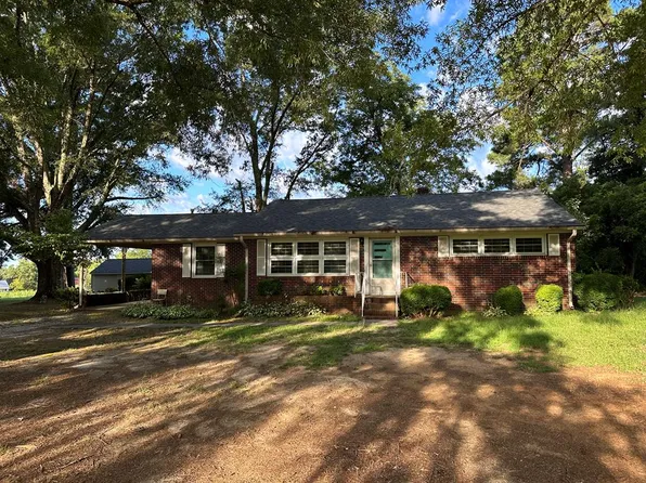 689 Cutsey Hill Rd, Chase City, VA 23924