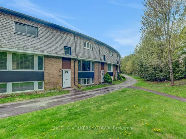 765 Springland Dr #B, Ottawa, ON K1V 6L9