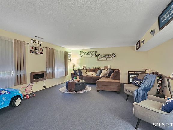 4th image of 25 Cliffside Drive #E