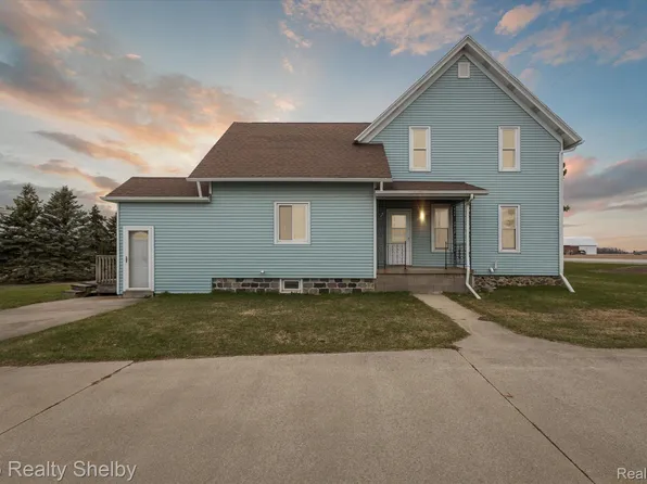 8433 W Sanilac Rd, Vassar, MI 48768