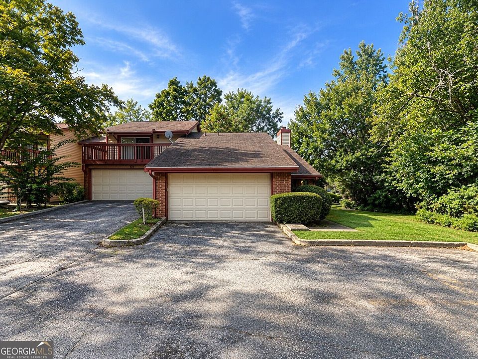 1st image of 1086 Village Rd