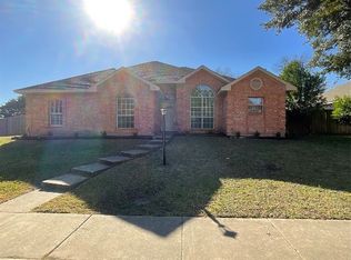 614 Austin Dr, Desoto, TX