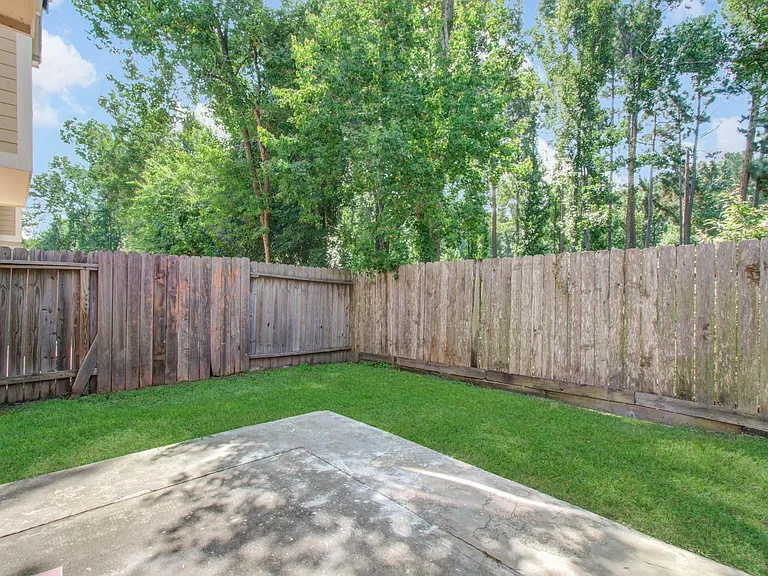 743 Hallsleigh Ln — Photo 42