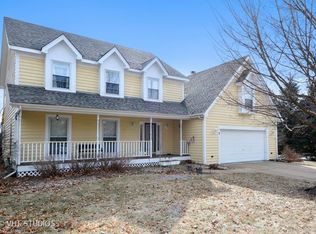 5 Blackberry Ct, Sugar Grove, IL 60554