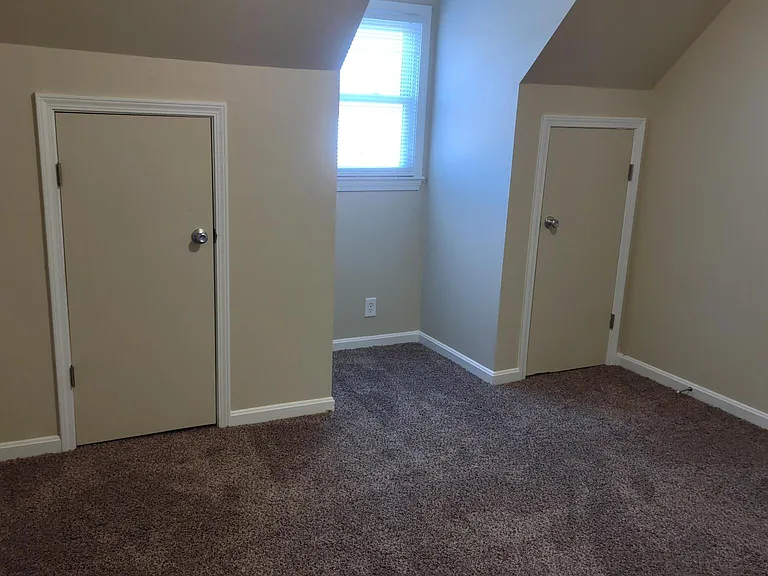 2911 Velden Dr — Photo 12
