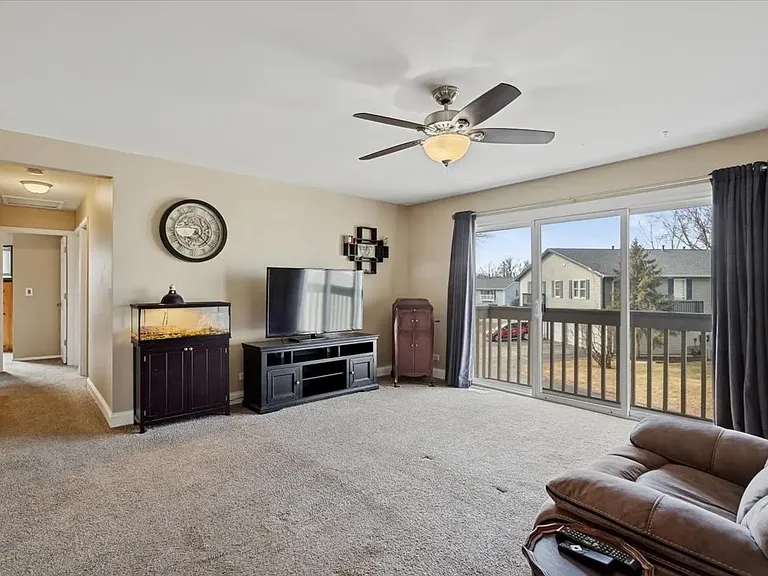 227 Elkhorn Ct #D — Photo 5
