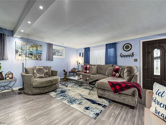 3rd image of 5914 Orchard Ave