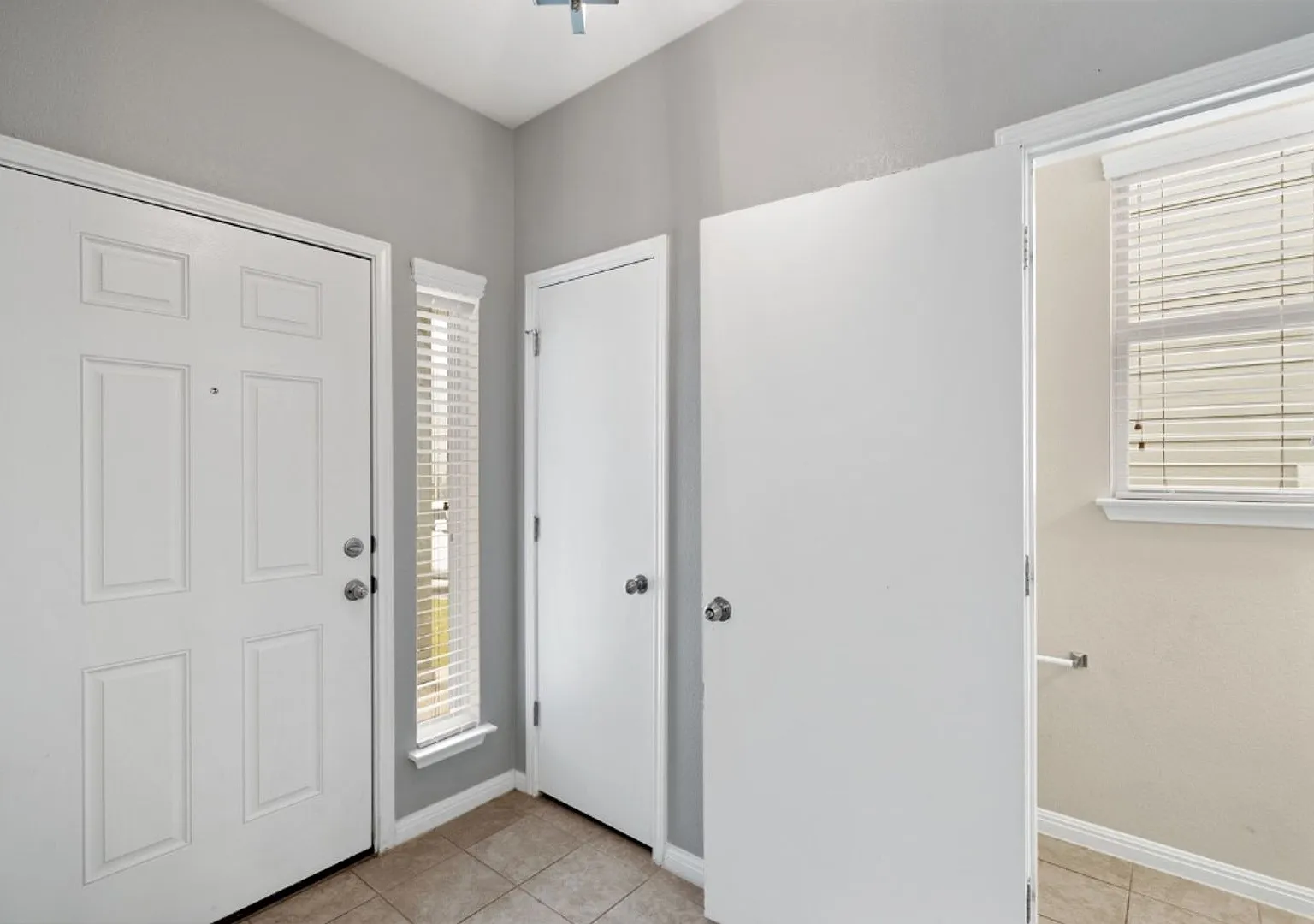 467 Twisted Oaks Ln, Buda, Texas 78610 — Photo 4