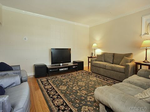 5th image of 8 Washington Ave